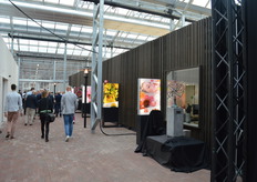 Hét grote voordeel van werken onder een glazen dak is dat iedereen altijd veel daglicht ziet.